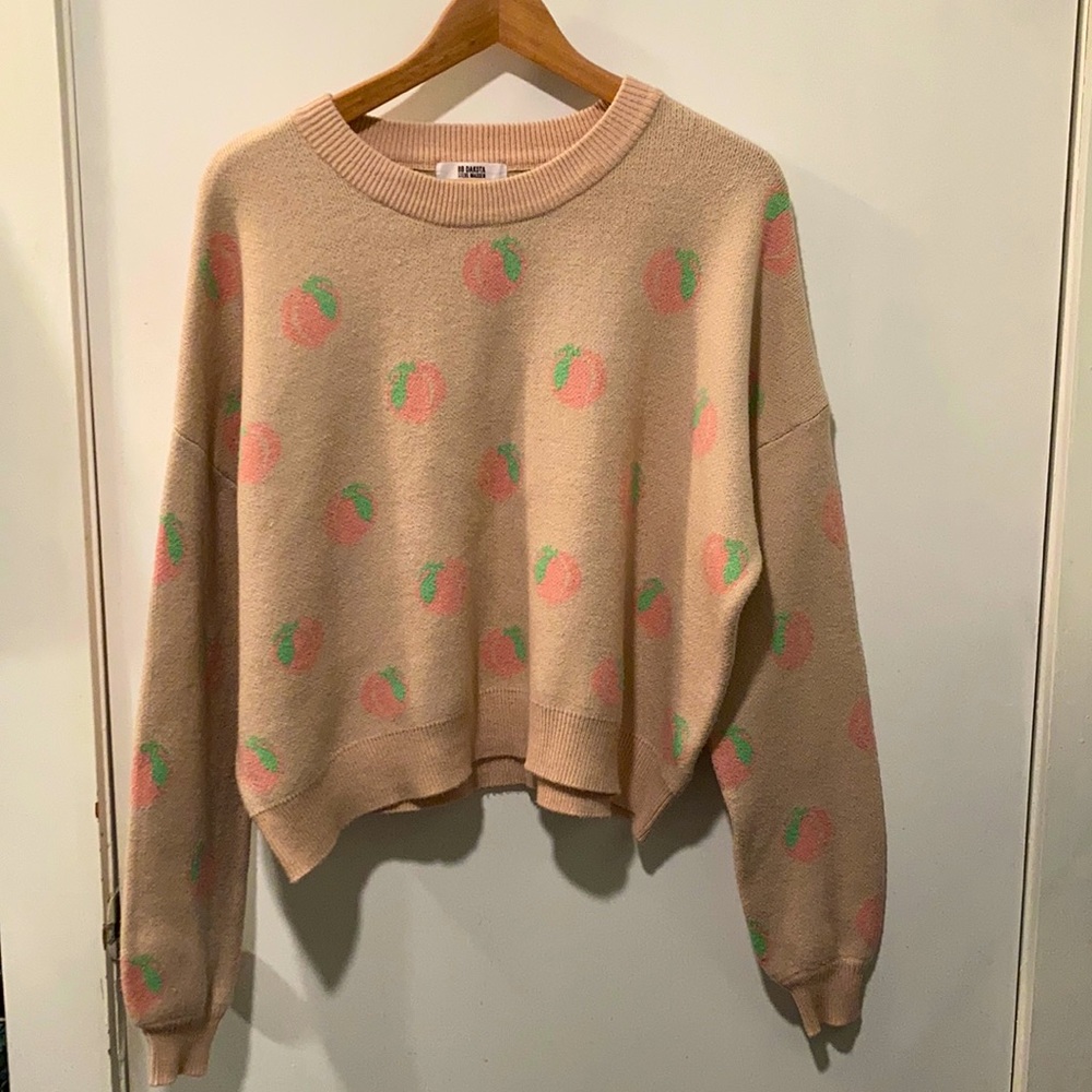 Never Worn BB Dakota peaches sweater